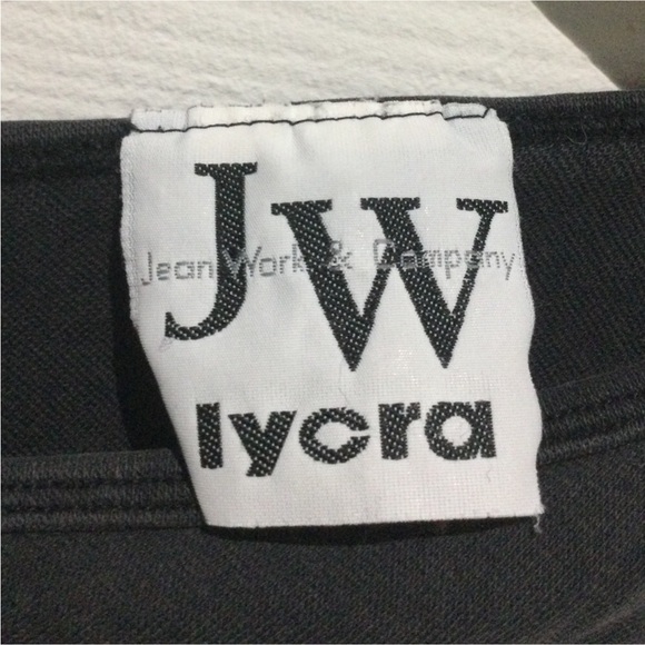 Jean Work & Company Women’s Black V-Neck Tank Top - Picture 3 of 7